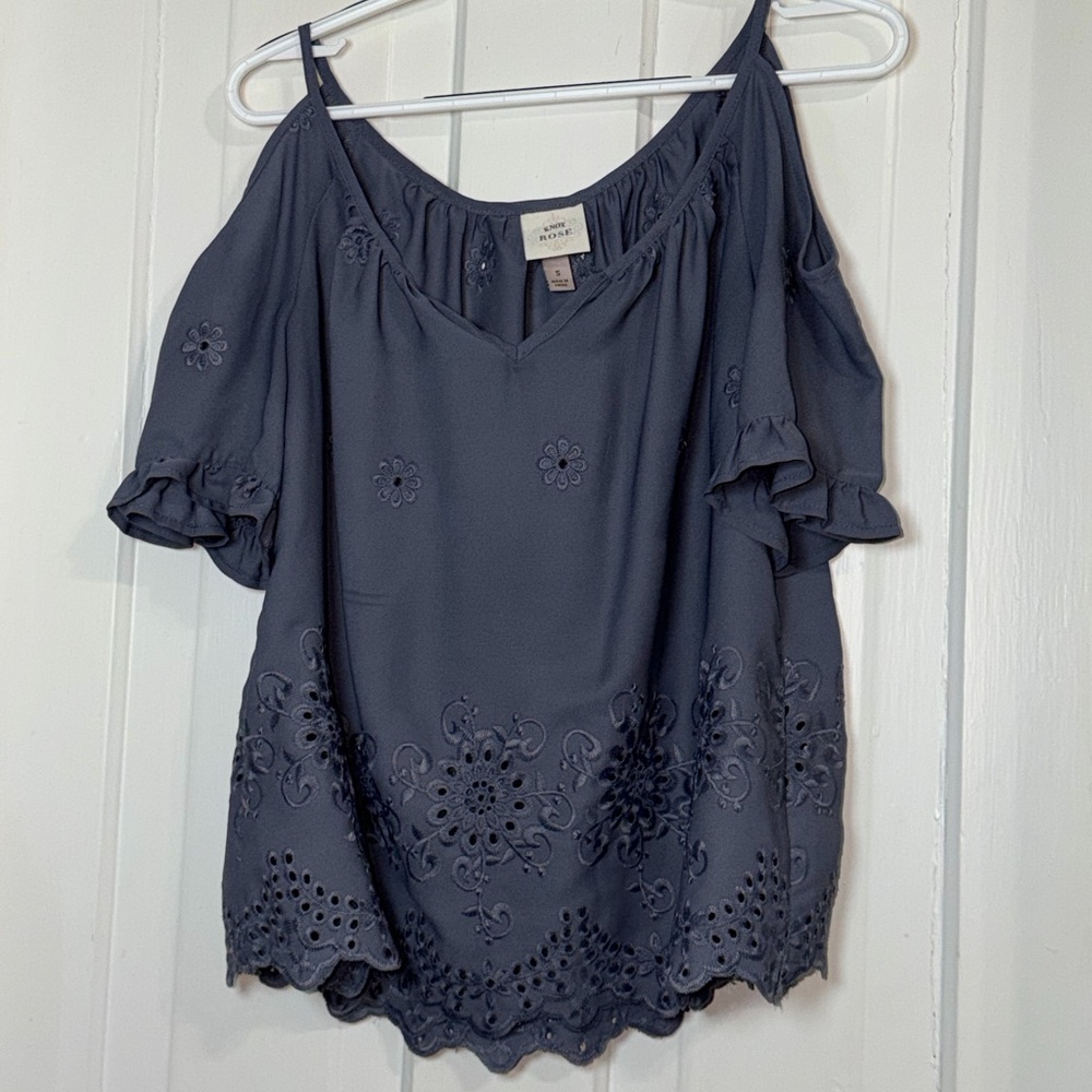 Women's size small Knox Rose Embroidered Blouse flow, boho